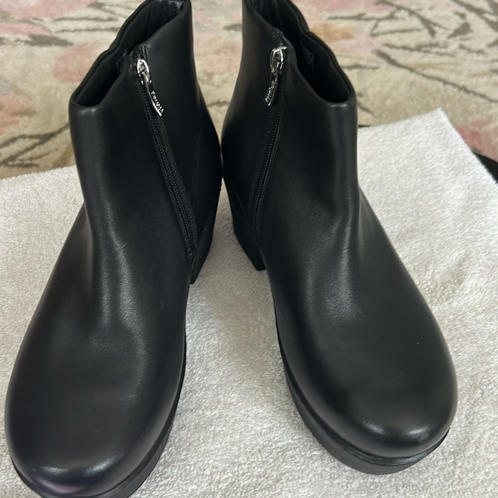 FitFlop Pilar leather Ankle Boots size 9M Black